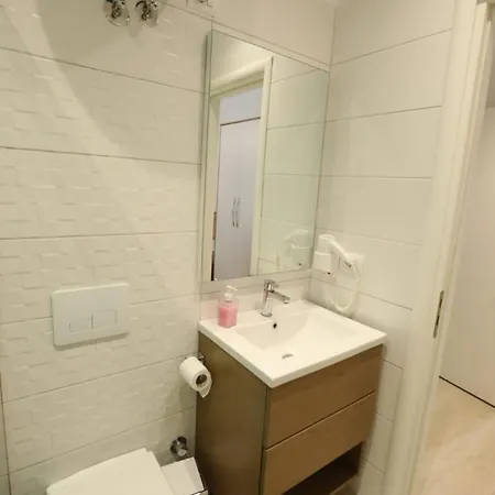 Alvi Hotel 3*