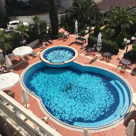 Alvi Hotel