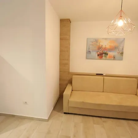 Alvi 3* Sarande
